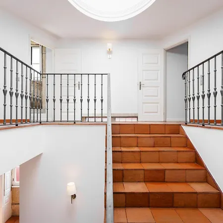 Elegant For Fourteen Guests * Oporto