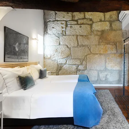 Elegant For Fourteen Guests *